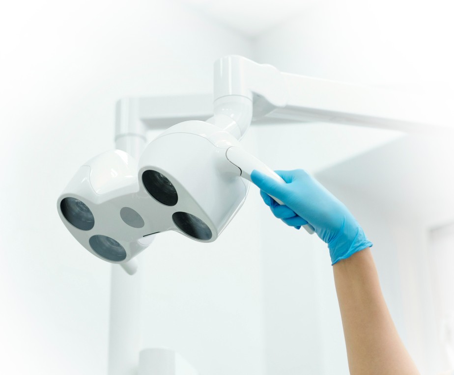 -Smile Dent Clinics - Implantologie Orală Estetică Dentară Stomatologie Digitală-chirurgie