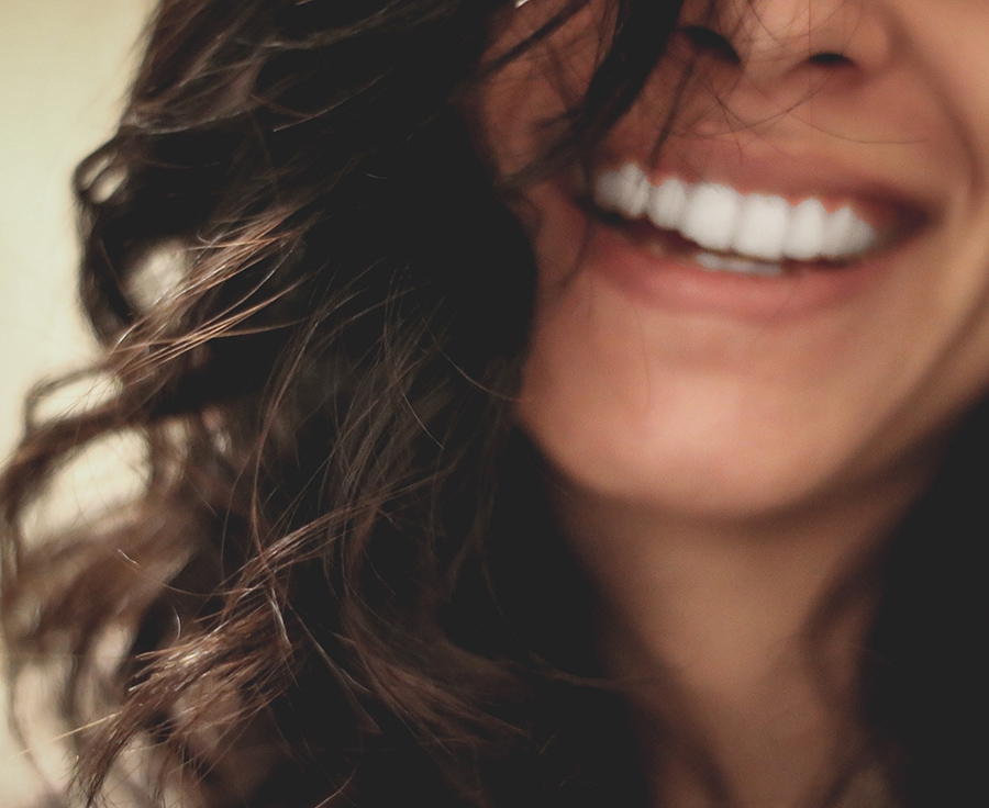 -Smile Dent Clinics - Implantologie Orală Estetică Dentară Stomatologie Digitală-Parodontologie