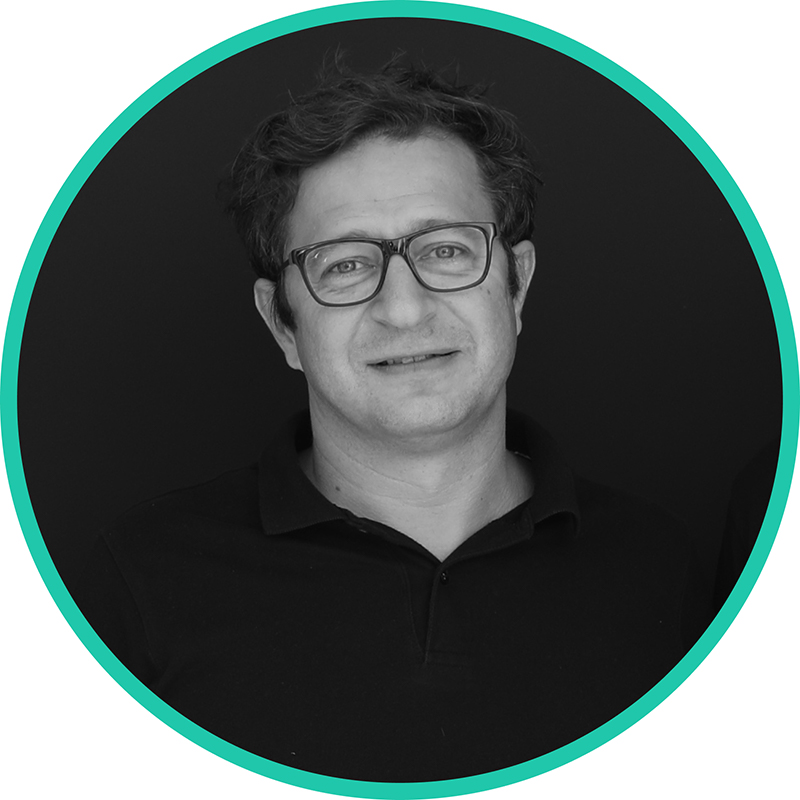 Smile Dent Clinics - Implantologie Orală Estetică Dentară Stomatologie Digitală - Smile Dent Clinics - Implantologie Orală Estetică Dentară Stomatologie Digitală -