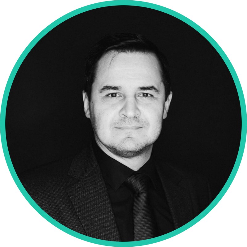 Smile Dent Clinics - Implantologie Orală Estetică Dentară Stomatologie Digitală - Dr. Rusu Mihai Costin Smile Dent Clinics - Implantologie Orală Estetică Dentară Stomatologie Digitală - Cu peste 25 de ani de experiență în domeniul medical, Dr. Rusu Mihai Costin a debutat cariera în serviciile de urgență lucrând ca voluntar la SMURD și oferind îngrijiri medicale și chirurgicale în situații de urgență.