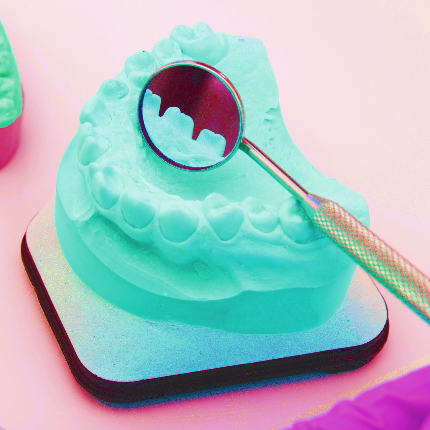 Smile Dent Clinics - Implantologie Orală Estetică Dentară Stomatologie Digitală
